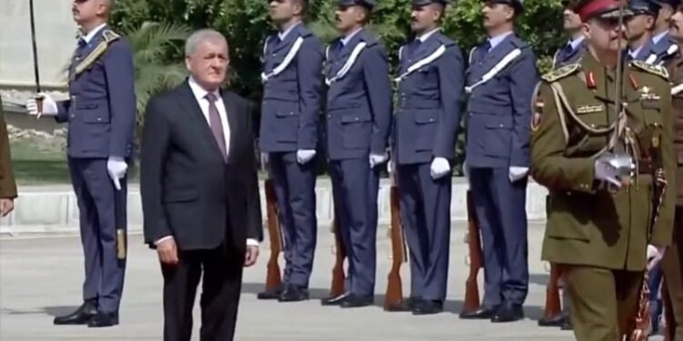 الرئيس العراقي الجديد عبد اللطيف رشيد يتسلم منصبه