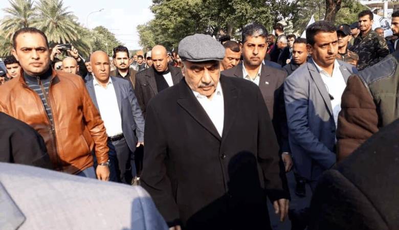رئيس الوزراء العراقي يشارك في تشييع سليماني والمهندس