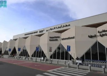 الحوثيين يستهدفون مطار ابها السعودي ومنشأت نفطية