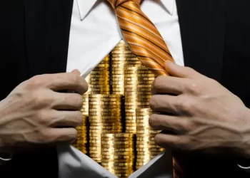 بالأسماء.. 10 أشخاص ربحوا 159.4 مليار دولار منذ بداية 2022!