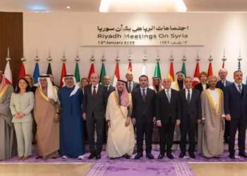 الاجتماع العربي في الرياض يدعو لرفع العقوبات عن سوريا
