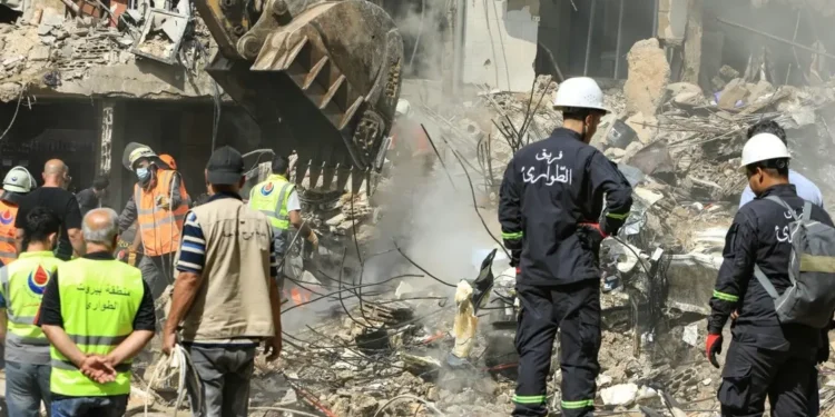 برا وبحرا وجوا.. تفاصيل خطط 22 دولة لإجلاء رعاياها من لبنان