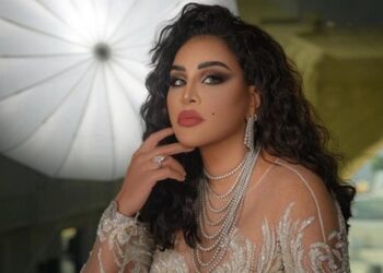 أحلام تكشف تفاصيل رحلتها إلى إسبانيا.. ما قصة الحقائب؟