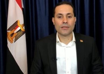 مؤيدو السيسي يعتدون على أحمد الطنطاوي في محافظة الشرقية- (فيديوهات)