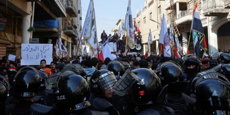 تظاهرات في بغداد وواسط.. “كلا كلا لارتفاع الدولار”