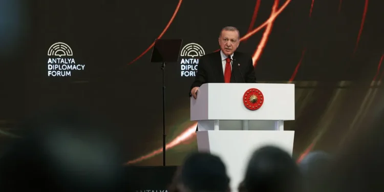 أردوغان: حماس تقاتل دفاعا عن “الأناضول” وسندعمها