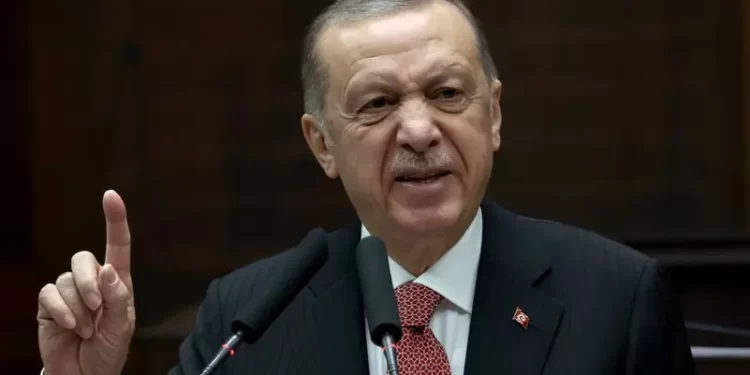 أردوغان: طلبنا الدعم الروسي في سوريا.. ولا ننتظر الإذن