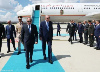 وصول السيسي إلى أنقرة.. والرئيس ردوغان في الاستقبال