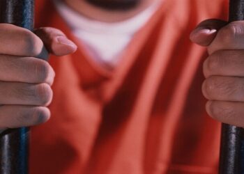 الداخلية التونسية: القبض على إرهابي بحوزته حزام ناسف