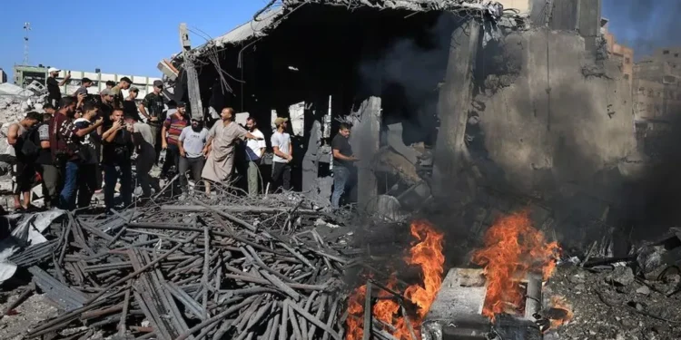 اسرائيل تستهداف “قائد إمدادات حماس” في غزة