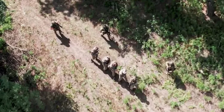 مجموعة من مقاتلي وحدة أوكرانية خاصة تقع في أسر القوات الروسية