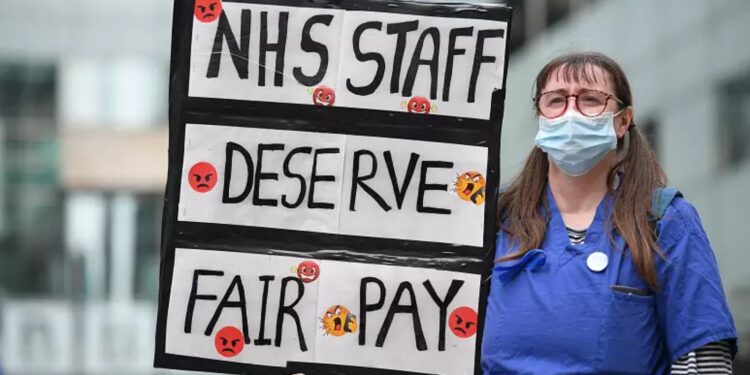تصويت لصالح إضراب عام لقطاع لتمريض في بريطانيا