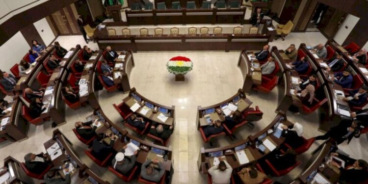 بغداد تسعى لتعزيز قبضتها على إقليم كردستان على وقع توتر متصاعد