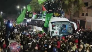 أسرى فلسطينيون يصلون مصر ورام الله بعد إفراج إسرائيل عنهم