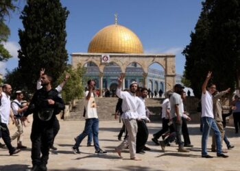 عشرات المستوطنين يقتحمون المسجد الأقصى في القدس المحتلة