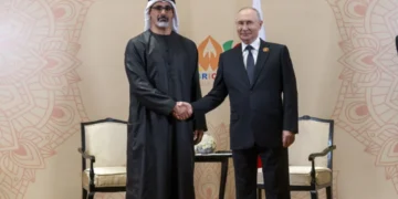 ولي عهد أبوظبي يلتقي الرئيس الروسي على هامش قمة “بريكس”