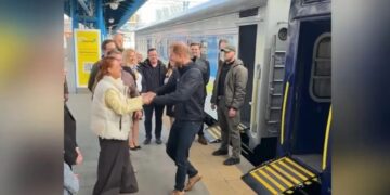 الأمير هاري يفاجئ أوكرانيا بزيارة خاصة “فيديو”