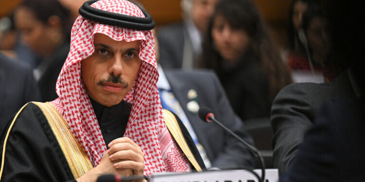 الأمير فيصل بن فرحان يعلق على إمكانية إرسال السعودية قوات إلى غزة ضمن قوة عربية (فيديو)
