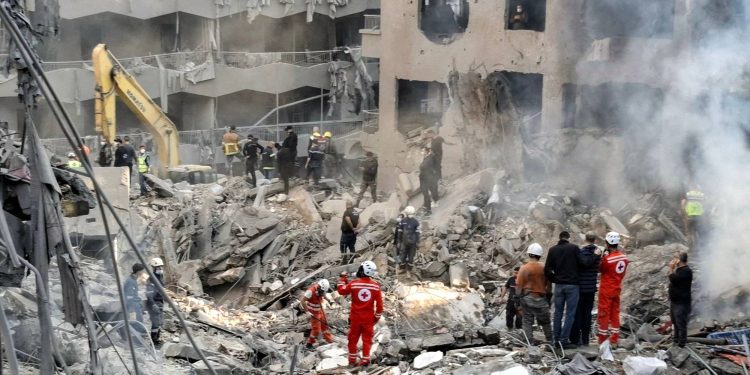 إسرائيل: استهدفنا مركز قيادة لـ«حزب الله» في «غارة البسطة»