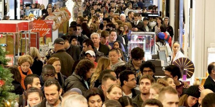 جنون التسوق يغزو العالم: ما هي الجمعة السوداء وهل تقدم أفضل العروض؟