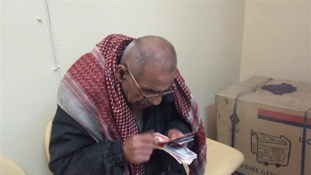 “وعود بالسراء وخزينة في الضراء” .. رواتب “المتقاعدين” أرجوحة بيد الحكومة