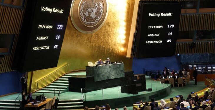 الجمعية العامة تعتمد مشروع القرار العربي بوقف إطلاق النار وضمان وصول المساعدات الإنسانية إلى غزة بغالبية 120 دولة