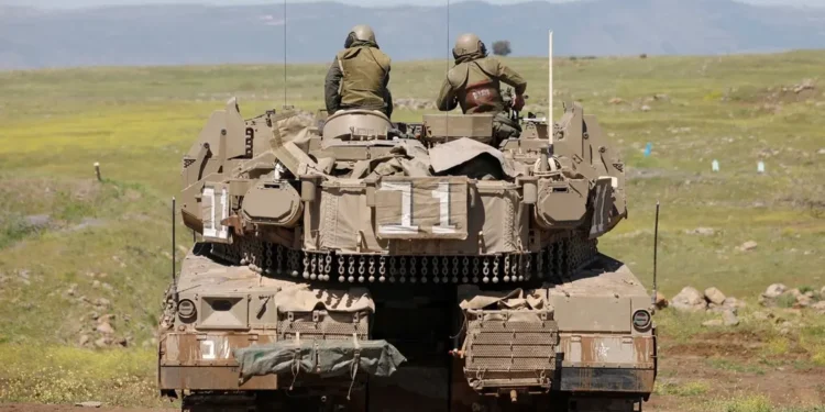 سوريا تغلي.. وإسرائيل تستدعي مزيداً من قواتها للجولان