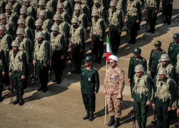الحرس الثوري الإيراني ينفي التواصل مع واشنطن عبر قنوات غير رسمية