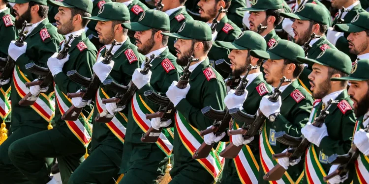 مصادر: إيران تقرر تقليص وجودها العسكري في سوريا