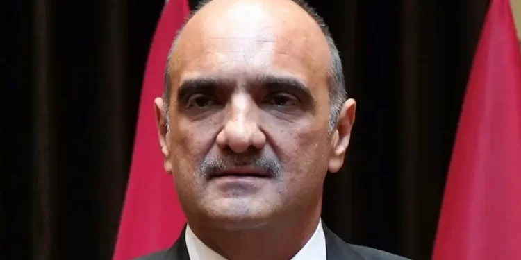 استقالة وزراء الحكومة الأردنية تمهيدا لتعديل حكومي