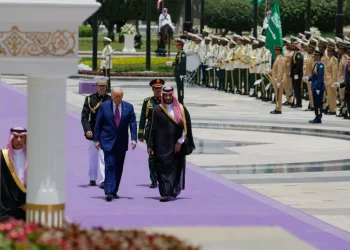 “ما سر السجاد البنفسجي” الذي وضع على ارضية استقبال الرئيس ترامب للسعودية
