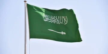 السعودية تعلن اعتراض صاروخ “كروز” والحوثيين ينفون العملية