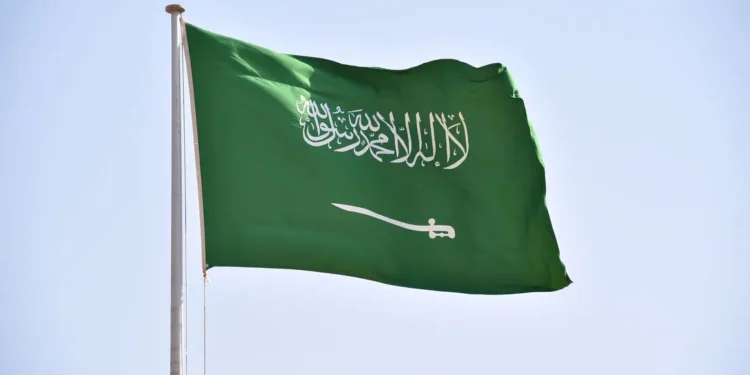 السعودية تعلن اعتراض صاروخ “كروز” والحوثيين ينفون العملية