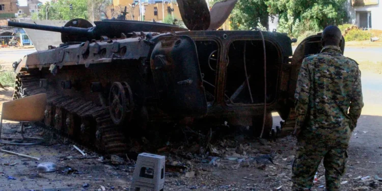 واشنطن تضغط للهدنة في السودان والبرهان يصر على “الحسم”