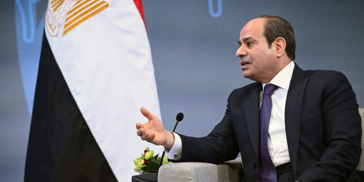 وزير إسرائيلي يدعو السيسي لقبول تهجير سكان غزة نهائيا إلى سيناء