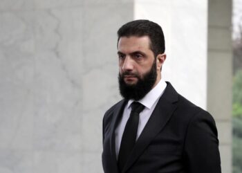 العراق يفتح أبوابه بوجه الرئيس الشرع لحضور القمة العربية
