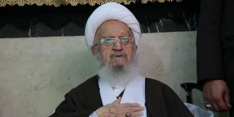 المرجع الديني الإيراني “مكارم الشيرازي” يدعو بشكل عاجل  إلى اختيار قائد أعلى جديد