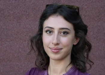 الحكومة الإيرانية تفرج عن الصحافية الإيطالية “تشتشيليا سالا”