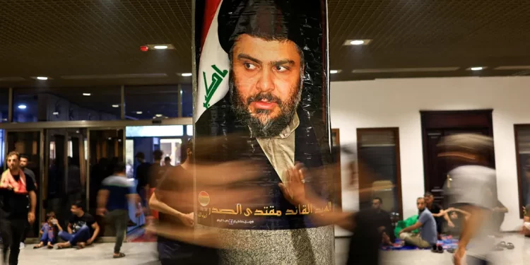 العراق على صفيح ساخن.. هل يصعّد الصدر تحركات الشارع؟
