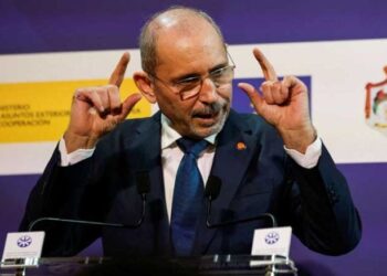 الصفدي بدأ “التلويح” بـ”جهد محاكمة مجرمي حرب إسرائيليين”- (تدوينة)