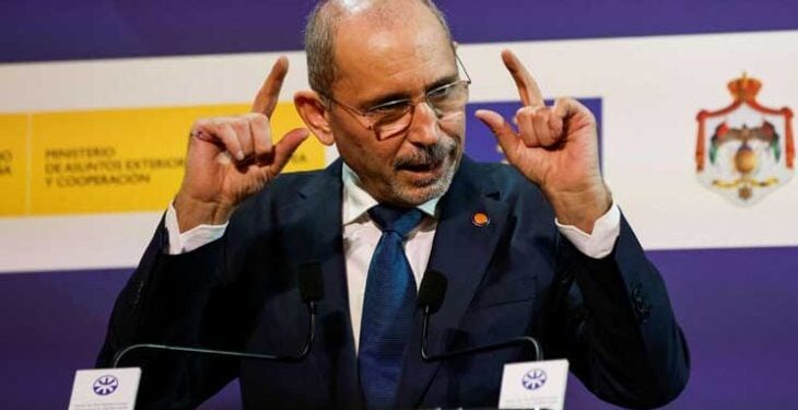 الصفدي بدأ “التلويح” بـ”جهد محاكمة مجرمي حرب إسرائيليين”- (تدوينة)