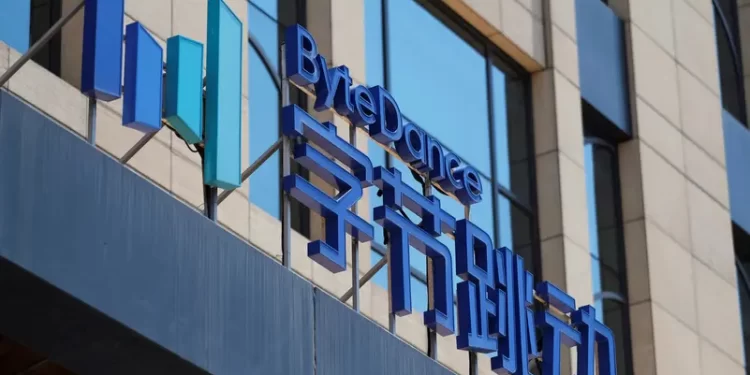 عمالقة الصين يدخلون صراعا مباشراً مع “أمازون”.. فلمن ستكون الغلبة؟