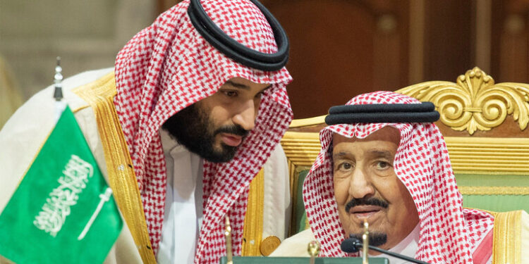 رسالتان من الرئيس الإيراني للعاهل السعودي وولي عهده