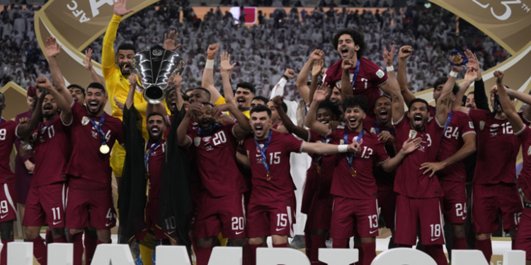 بثلاث ركلات جزاء.. قطر تقصي الأردن وتحتفظ بلقبها في كأس آسيا (فيديو)