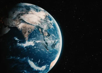 ديلي ميل : قنبلة موقوتة” تهدد العالم والكوكب بأكمله!