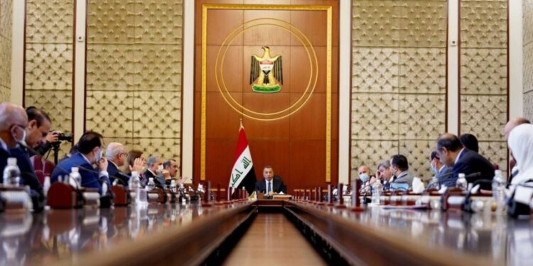 العراق: هيئة رسمية ترفض “شيطنة” الكاظمي بتوزيعه أراضٍ سكنية