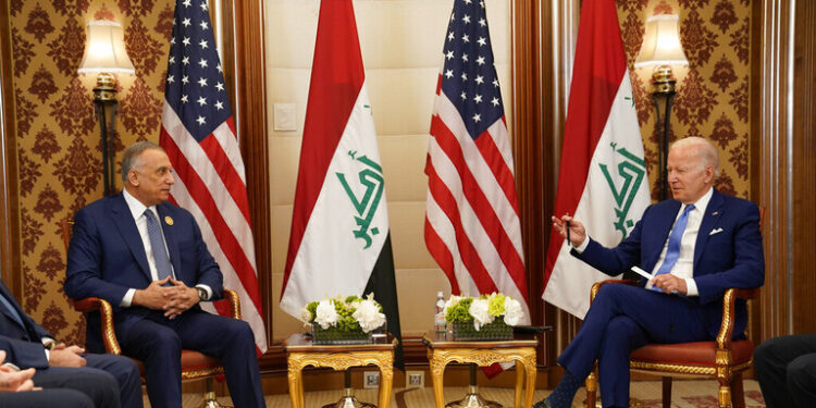 بايدن يدعو إلى حوار وطني في العراق