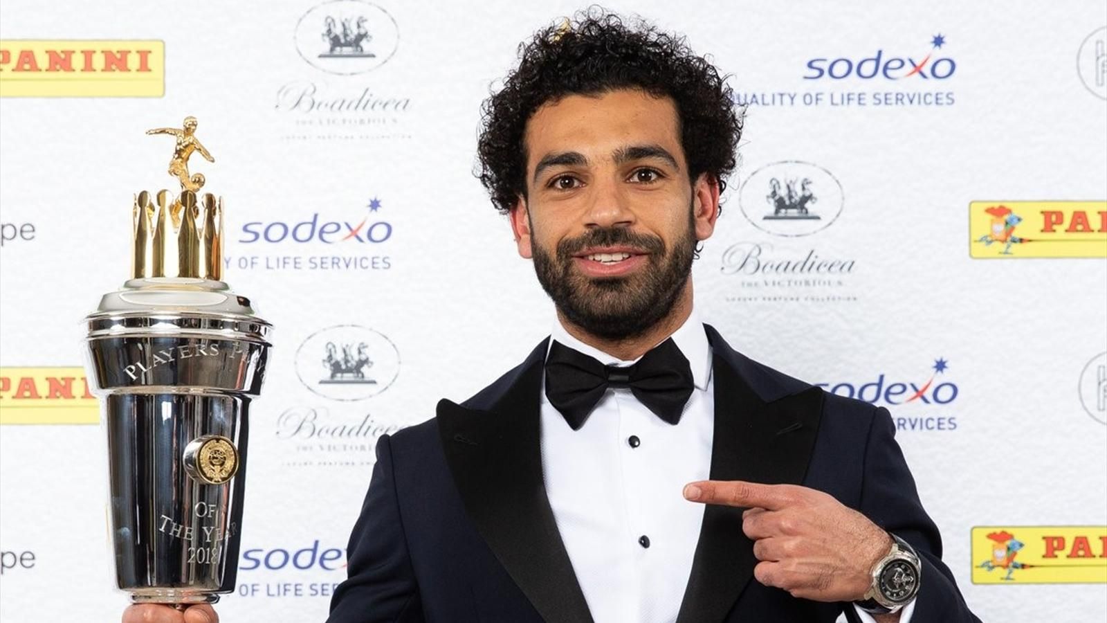 المصري محمد صلاح أحسن لاعب بإنجلترا.. احتفالية الهام لملايين العرب