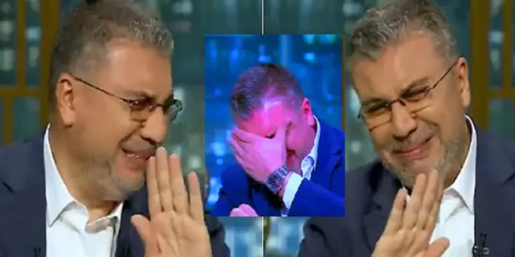 شاهد بكاء إعلامي مصري حين رأى صورة والدته أمامه على الشاشة