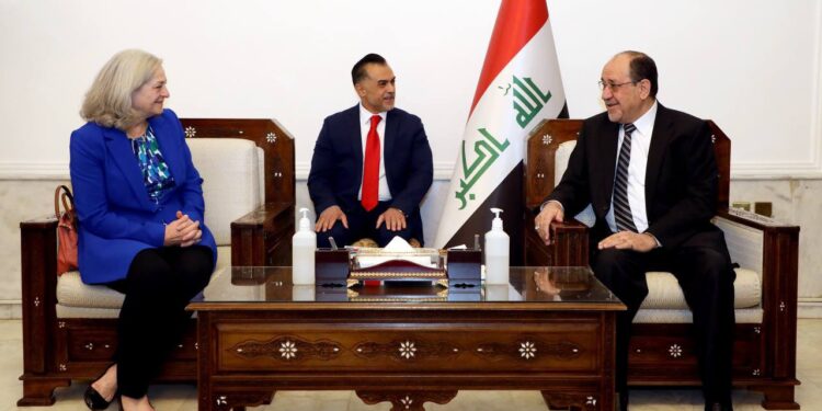 السفيرة الأميركية في العراق تلتقي المالكي